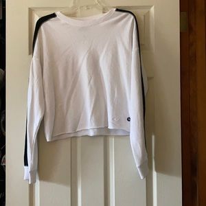 New with tags- Hollister Women’s white crop top M